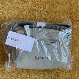 Athleta Small Crossbody Belt Bag in Light olive green